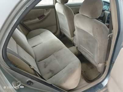A picture of Toyota corolla le 2004