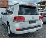 A picture of LANDCRUISER VXR V8