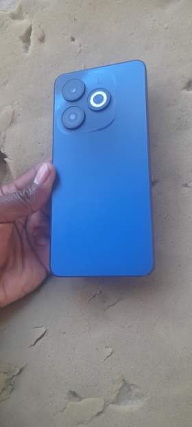 A picture of Infinix Smart8 Ram4 Gb64 mpyaaaa