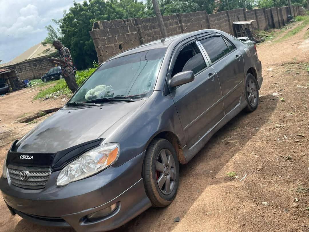 A picture of Toyota Corolla sport 06 is available