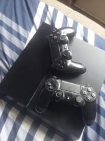 A picture of Ps4 fat 400k
