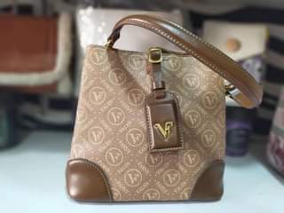 A picture of Ladies bags
