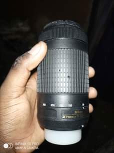 A picture of Lens ya nikon 70 300 bado iko vzr