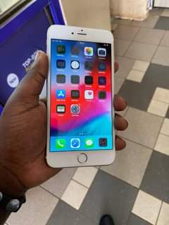 A picture of iPhone 6 16gb at ugx 220k