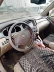 A picture of 2004 Toyota Highlander 3