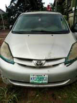 A picture of Toyota sienna for sale