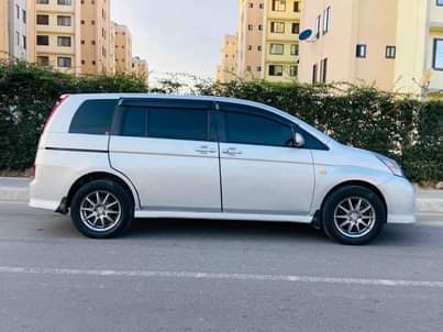A picture of Toyota isisi for sale