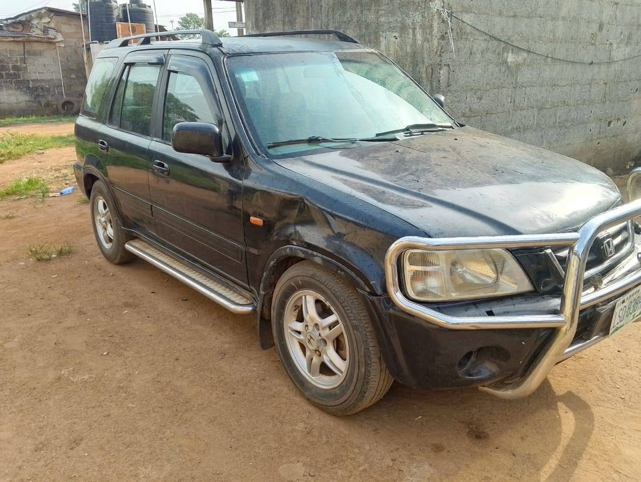 A picture of 2001 Honda CR V first body pan