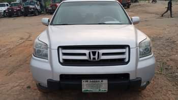 A picture of Honda pilot 2007 model Flashed on first body V6 engine