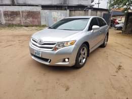A picture of BELGIUM GRADE 2009 MODEL TOYOTA VENZA FRONT WHEEL DRIVE very