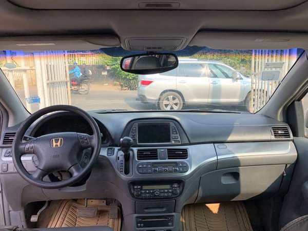 A picture of 2005 Honda Oddyssey used Engine and gear working perfect ok