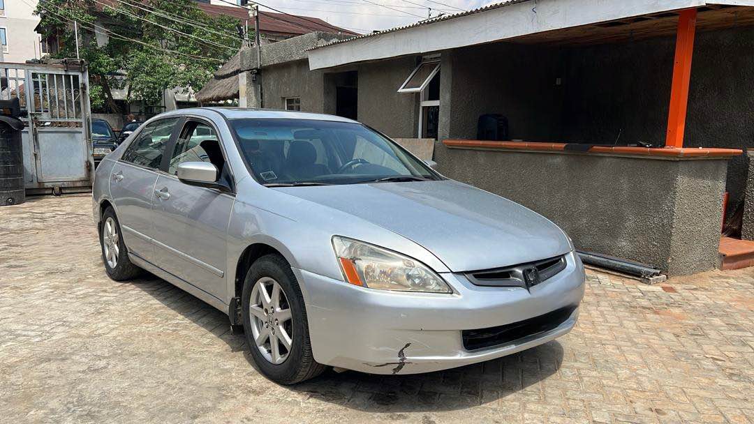 A picture of 2004 Honda Accord V6