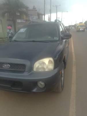 A picture of Hiyunda Santafe in good working condition Engine gear Ac going