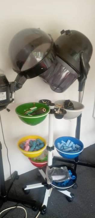 A picture of Vifaa vya salun vinauzwa 0747868475