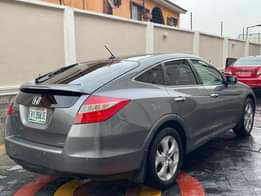 A picture of This is brand standard Honda crosstour 2011 model pure first