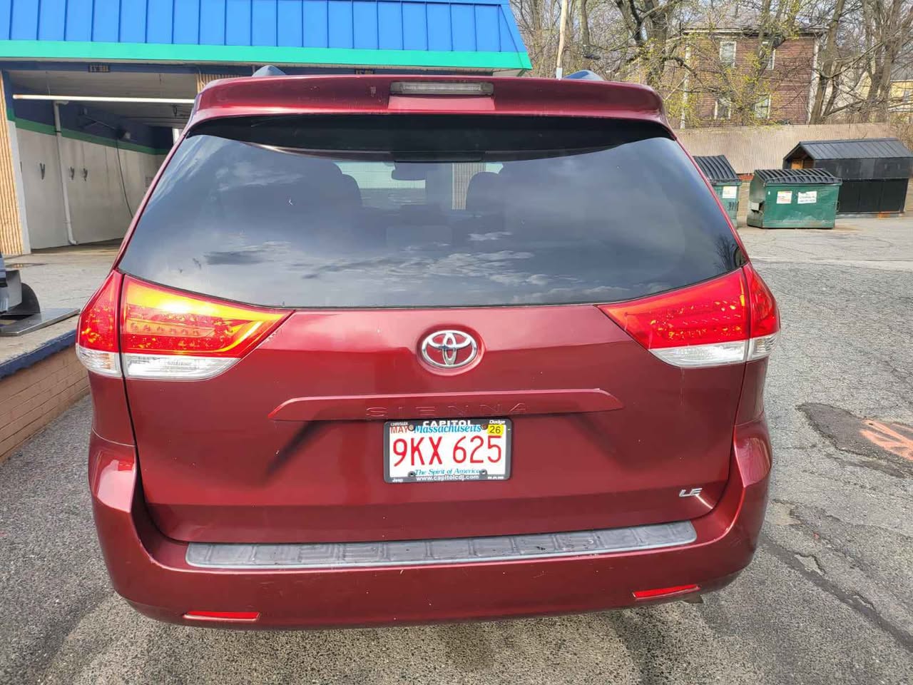 A picture of 2014 Toyota sienna