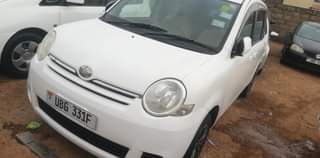 A picture of Toyota Sienta