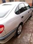 A picture of 2004 Toyota Avensis Le