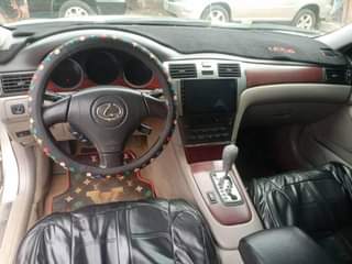 A picture of Super clean Lexus es 330