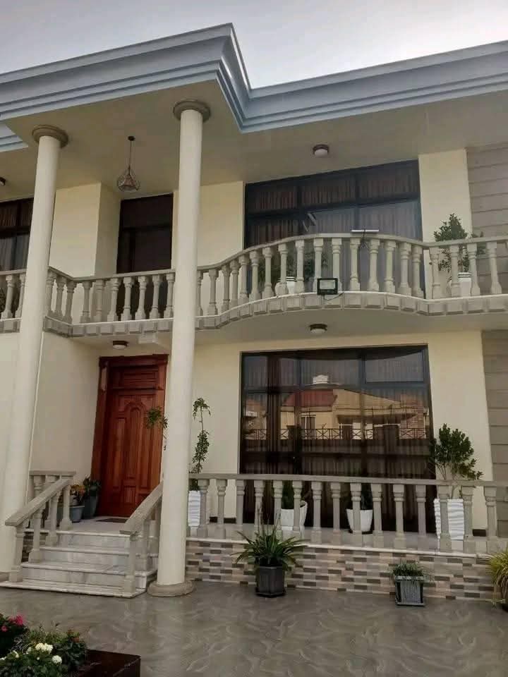 A picture of House