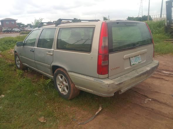 A picture of Buy Registered Volvo V70 SE
