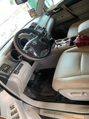 A picture of Toyota Highlander 2013
