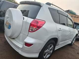 A picture of Toyota Corolla Rav4