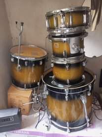 A picture of Nakodisha drum aina ya pearl ina tone nzuri nakodisha kwa