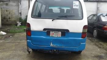 A picture of Toyota hiace bus Engine Gear New tyres Leader seats Body