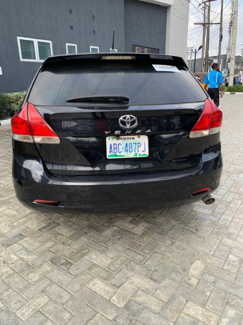 A picture of 2010 Toyota venza