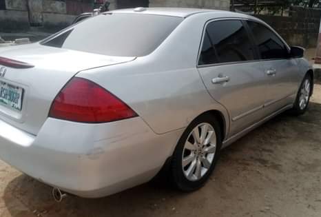 A picture of Honda Accord DC 2007 Model Colour Silver Condition No pin