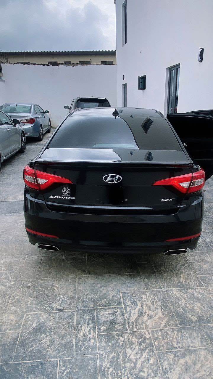 A picture of Hyundai Sonata Sport 2015 Foreign Used Ac cooling First body