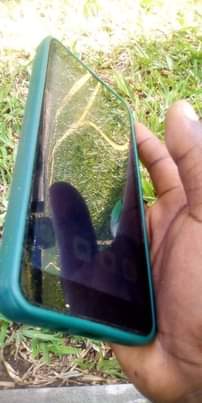 A picture of Pouvior 3 Air simu imenyooka haina kipengere chaji uhakika simu