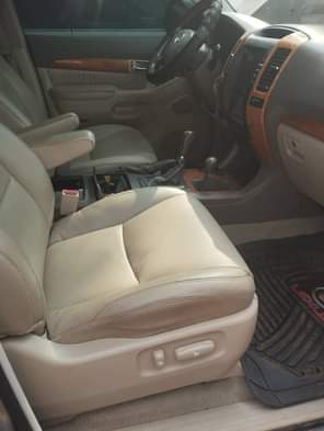 A picture of Clean Lexus GX470 First body paint Silent Engine and gear