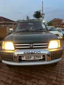 A picture of 2014 Toyota Prado Green dad