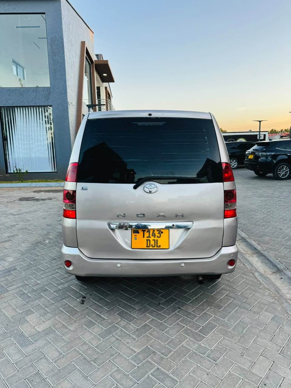 A picture of TOYOTA NOAH NEW SHAPE