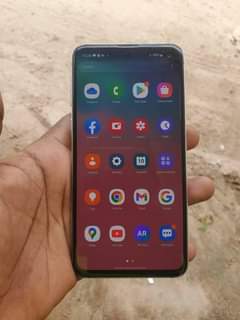 A picture of SAMSUNG s10e