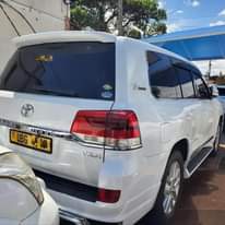 A picture of V8 2014 2018KIT 135M