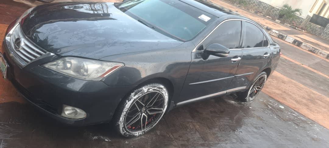 A picture of Clean Lexus ES350 on Pristine Condition 7m to owner