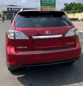A picture of Lexus Rx 350 for sell at the rate of 4