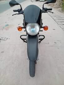 A picture of PIKIPIKI BOXER CC 125 GIA 5 INAUZWA