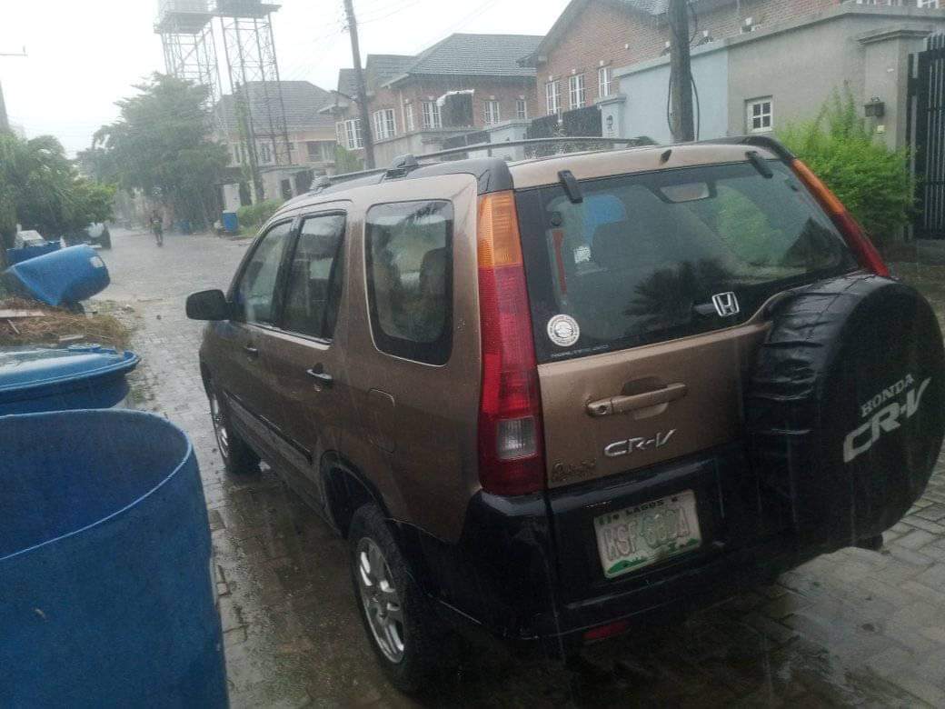 A picture of 2003 Honda cr v