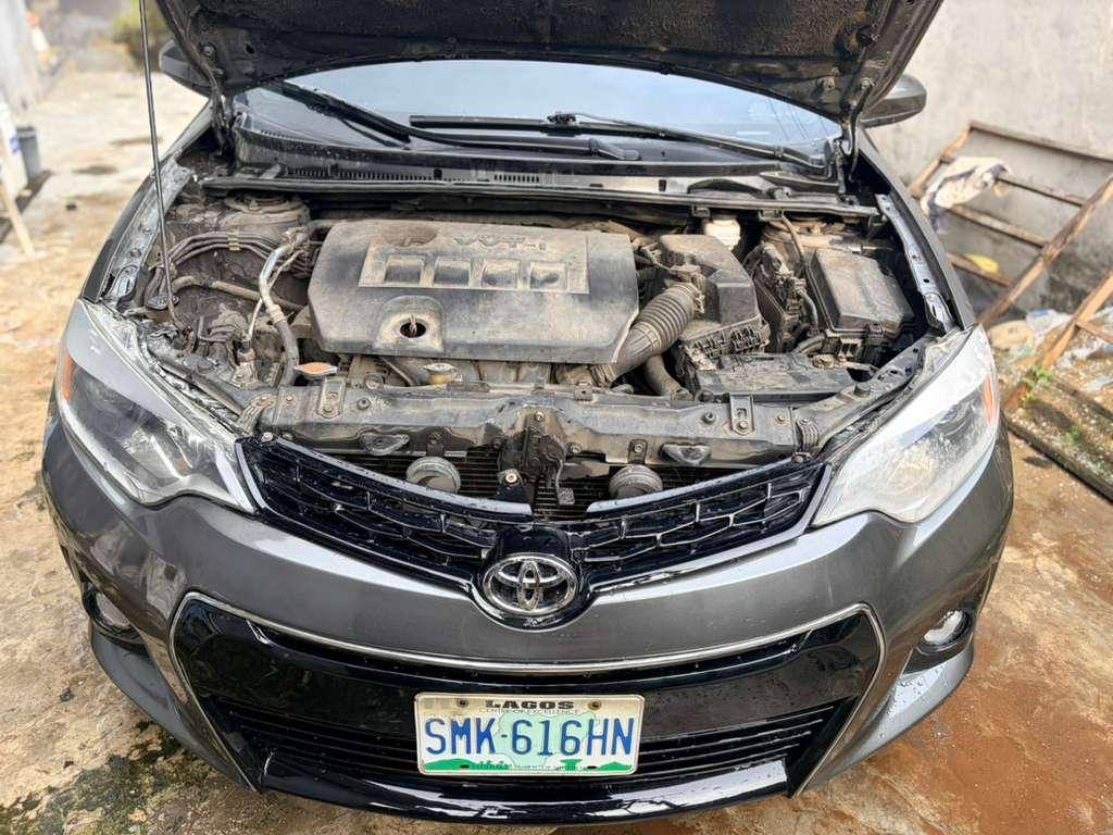 A picture of 015 Toyota Corolla