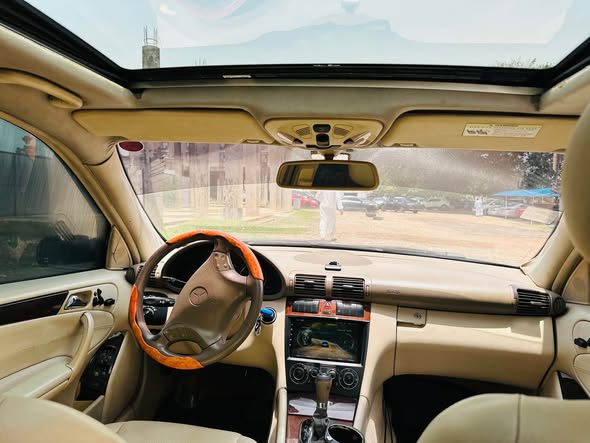 A picture of MERCEDES BENZ C280 2007