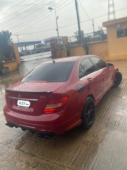 A picture of Mercedes Benz c300 2011