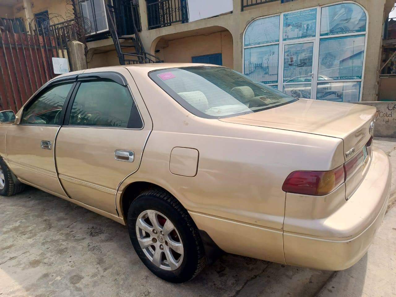 A picture of 1999 Toyota camry