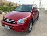 A picture of 3 seaters 2009 Toyota RAV4 in premium condition and everything