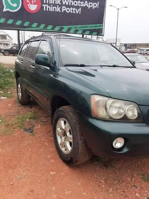 A picture of 2004 Toyota Highlander