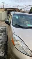 A picture of Toyota Sienna 2007 XLE First body First user Toks standard