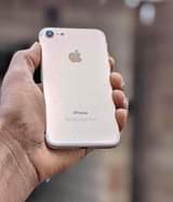 A picture of iPhone7 gb32